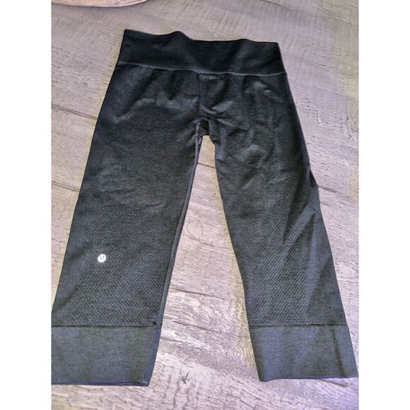 Lululemon size 6 compression leggings - Picture 6 of 7